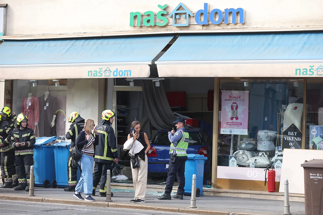 Zagreb: Autom uletio u trgovinu, dvoje ozlijeđenih , Foto: Goran Stanzl/PIXSELL