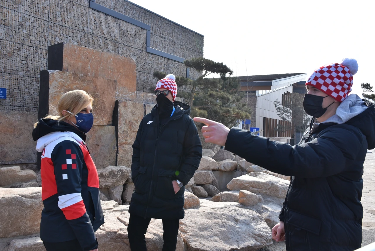 Grabar-Kitarović s hrvatskim skijašima, Foto: HOO/Press