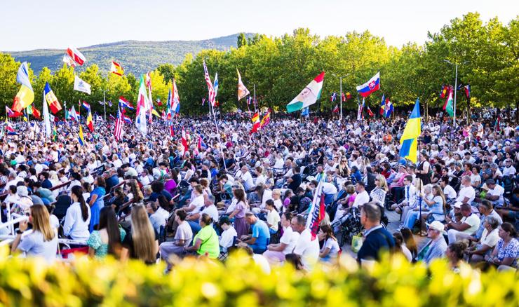 Tisuće mladih vjernika stiglo u Međugorje na 37. Mladifest
