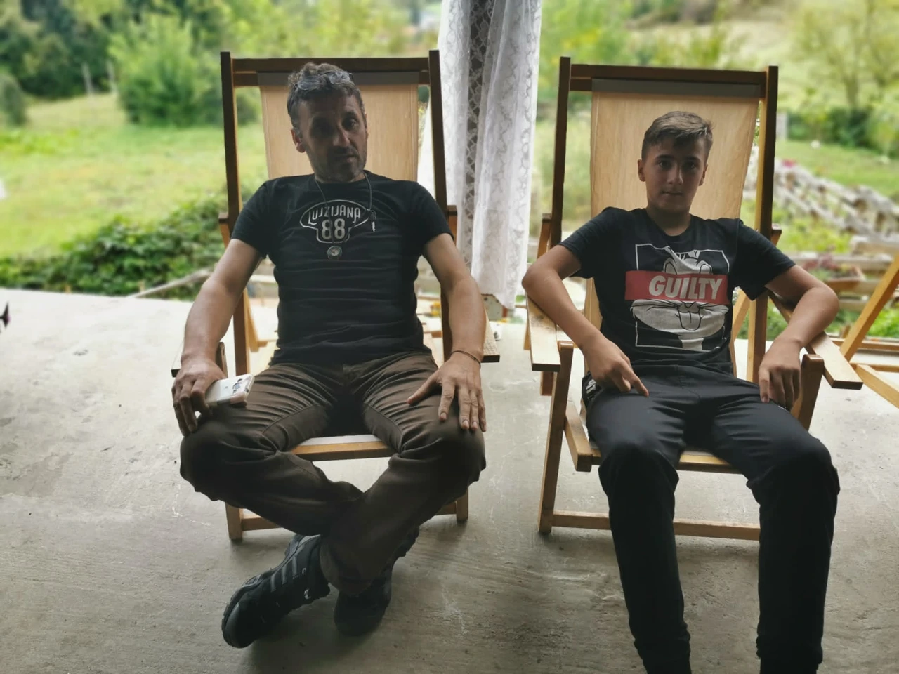 Kristijan i Nikola na terasi