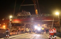 Prebacivanje broda preko mosta u Omišu, Foto: Ivo Cagalj/PIXSELL