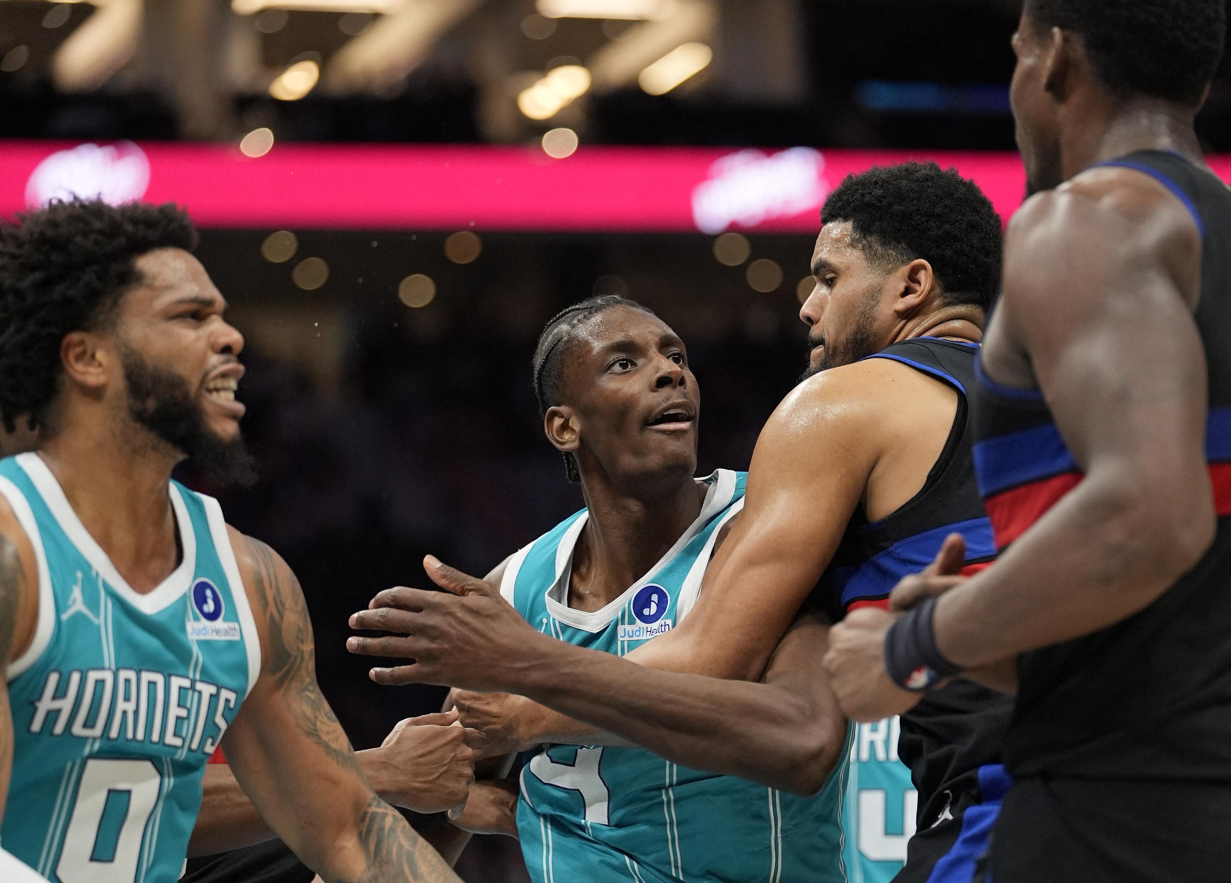 2026 02 10t033935z 1264890259 mt1usatoday28197212 rtrmadp 3 nba detroit pistons at charlotte hornets 20260211190620