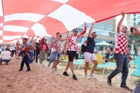 Hrvatski navijači posljednji put razvili zastavu u Dohi, Foto: Goran Stanzl/PIXSELL