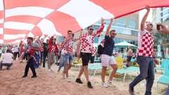 Hrvatski navijači posljednji put razvili zastavu u Dohi