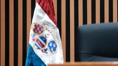 U Sabornici ovješena replika trobojnice iz vremena bana Jelačića