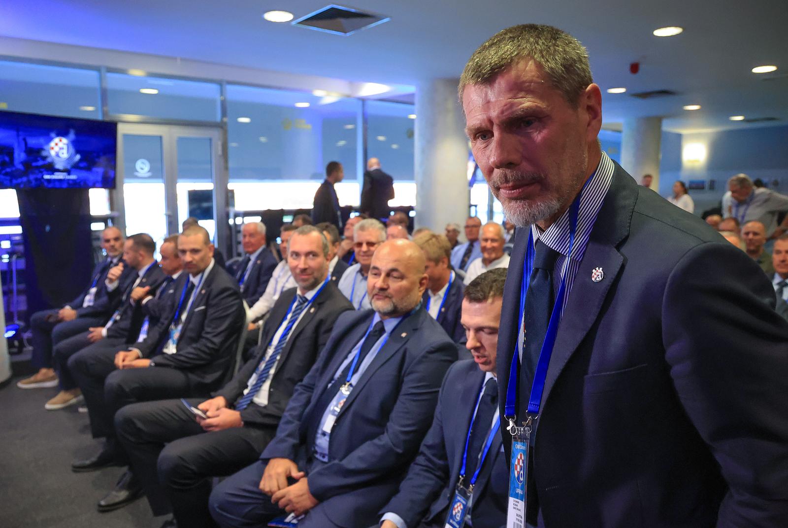 Die Dinamo-Versammlung stimmte einstimmig für das neue Statut 2 pxl 190825 136983153 20250819183027