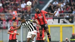 Alexander Isak i Fikayo Tomori u duelu