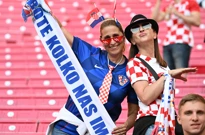 Hrvatske navijačice na stadionu, Foto: Ante Cizmic/CROPIX