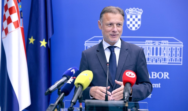 Jandroković: Samo na povrede Poslovnika zastupnici su potrošili više od dva dana