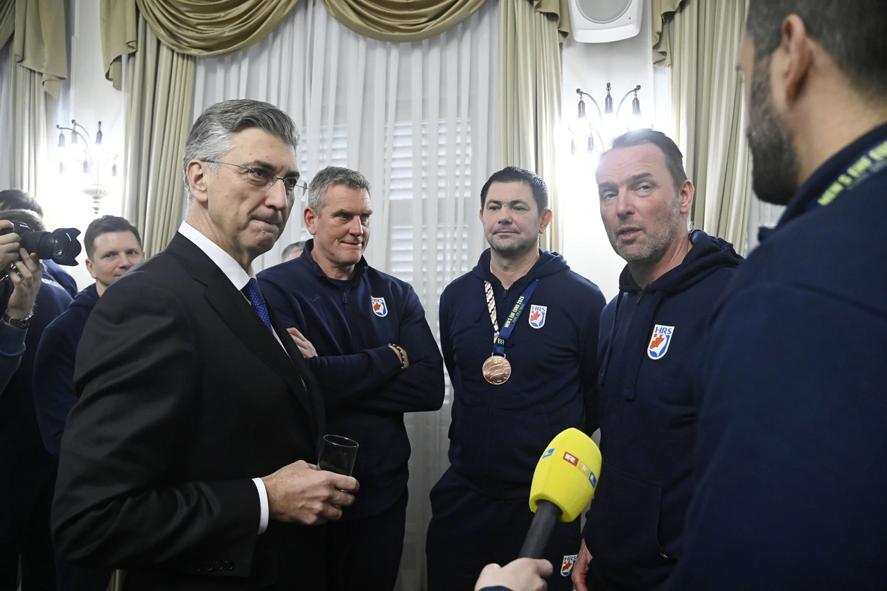 Premijer Plenković s rukometašima, Foto: Ronald Gorsic/CROPIX