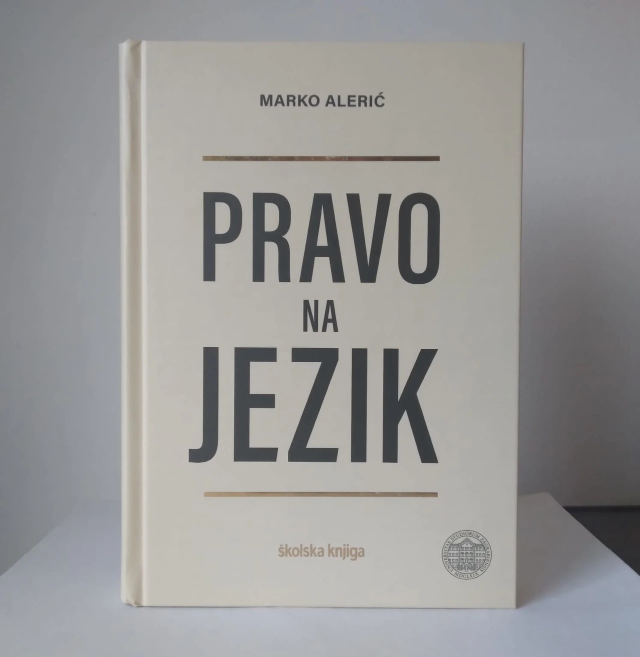 Pravo na jezik, naslovnica