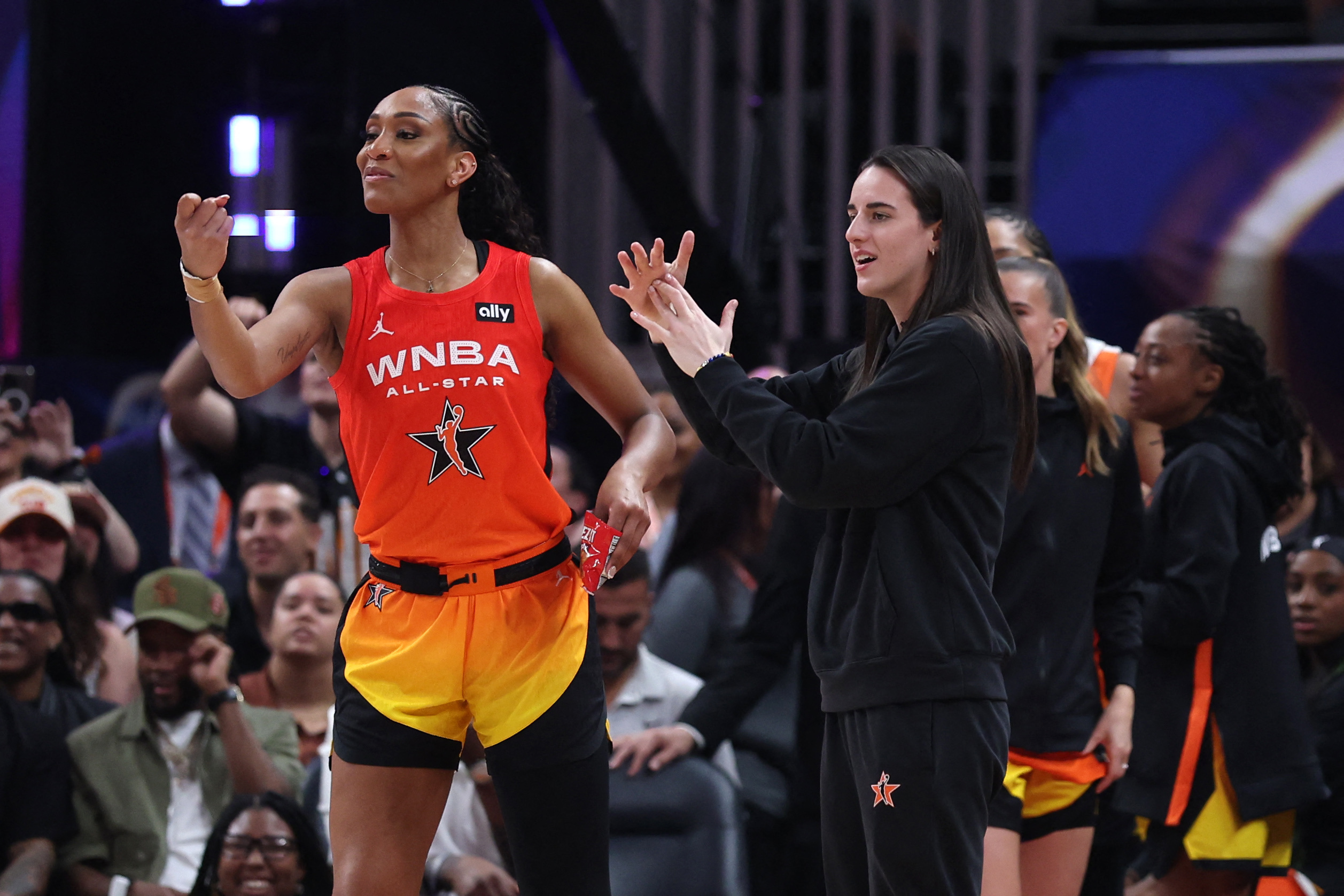 2025 07 20t023642z 1758630940 mt1usatoday26672564 rtrmadp 3 wnba all star game team collier at team clark 20250811101150