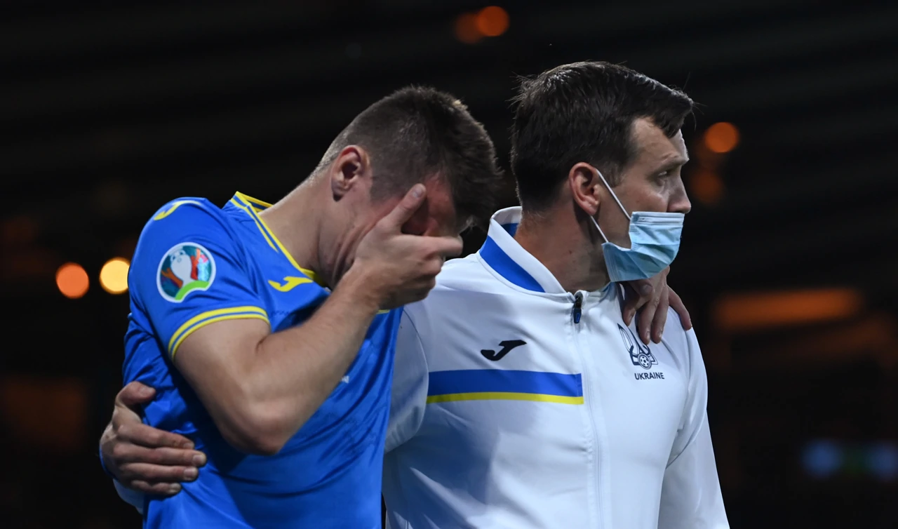 Ozlijeđeni Besedin napušta igru, Foto: Paul Ellis/REUTERS