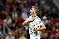 Mislav Oršić slavi gol protiv Milana, Foto: Marko Lukunic//PIXSELL