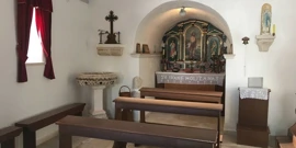 Sutivan, Foto: Oltar u crkvici sv. Ivana Krstitelja u Sutivanu (Foto:Tatjana Rau/Glas Hrvatske)/-