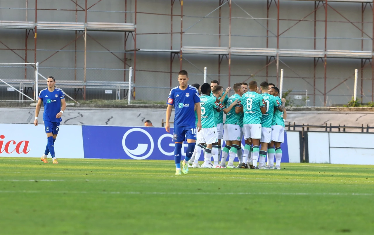 Slavlje Hajduka za 1:0, pogodak Marka Livaje 