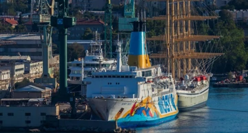 Prema Splitu krenuo brod koji će otegliti Moby Drea