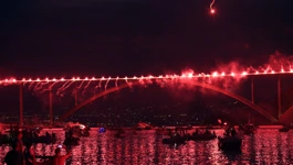Krčki most osvijetlile 222 baklje