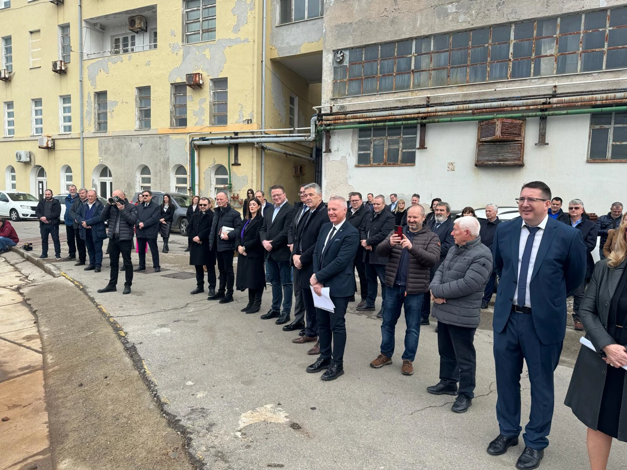 okupljeni na predstavljanju novogradnje