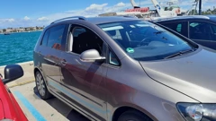 Vatrogasci su razbili staklo i izvukli dijete