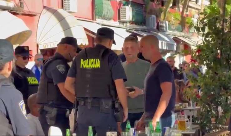 U Splitu privedeno 18 navijača Ajaxa, pronađeno hladno oružje