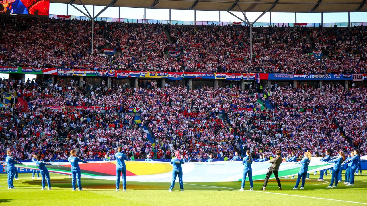 Hrvatski navijači na Olimpijskom stadionnu u Berlinu prije početka utakmice, Foto:  Luka stanzl /PIXSELL