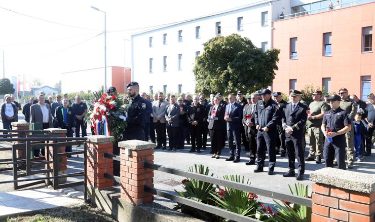 U Petrinji obilježena 36. obljetnica napada na policijsku postaju