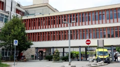 Na nekim odjelima splitskog KBC-a posjete ograničene zbog COVID-a