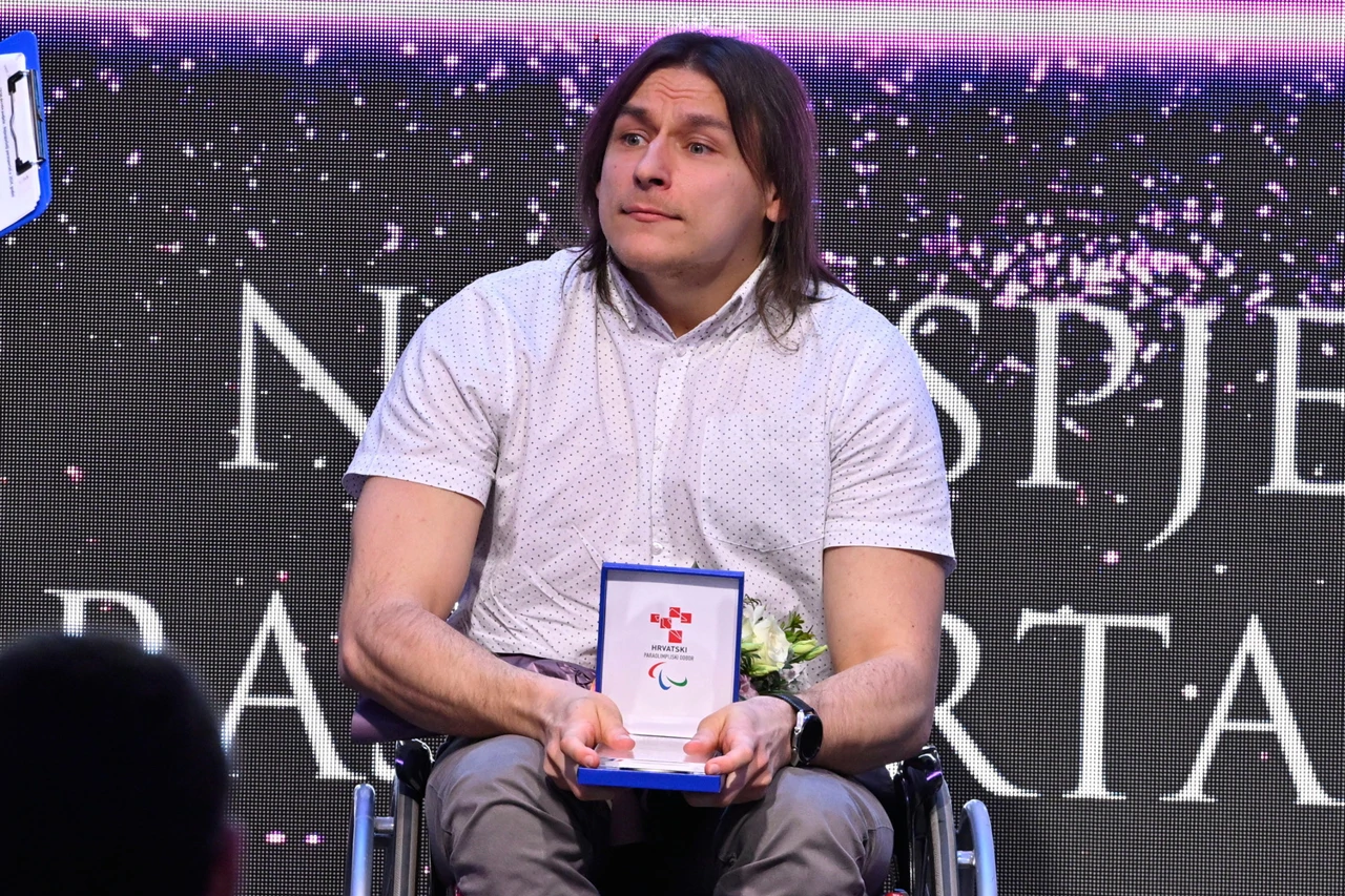 Deni Černi 