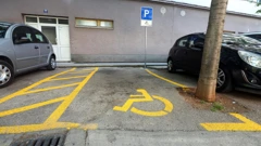Parkirno mjesto za invalide