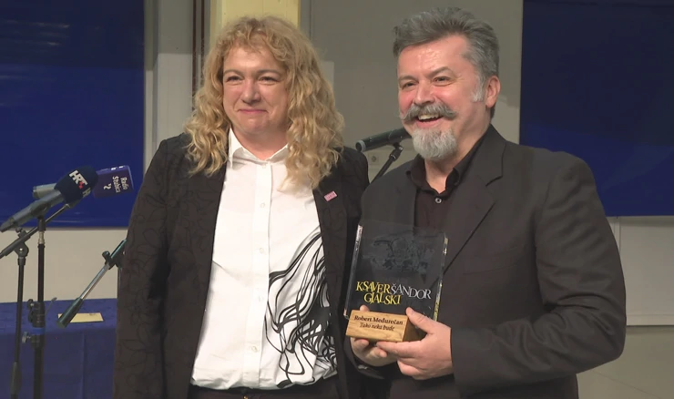 Književna nagrada Ksaver Šandor Gjalski svečano uručena Robertu Međurečanu