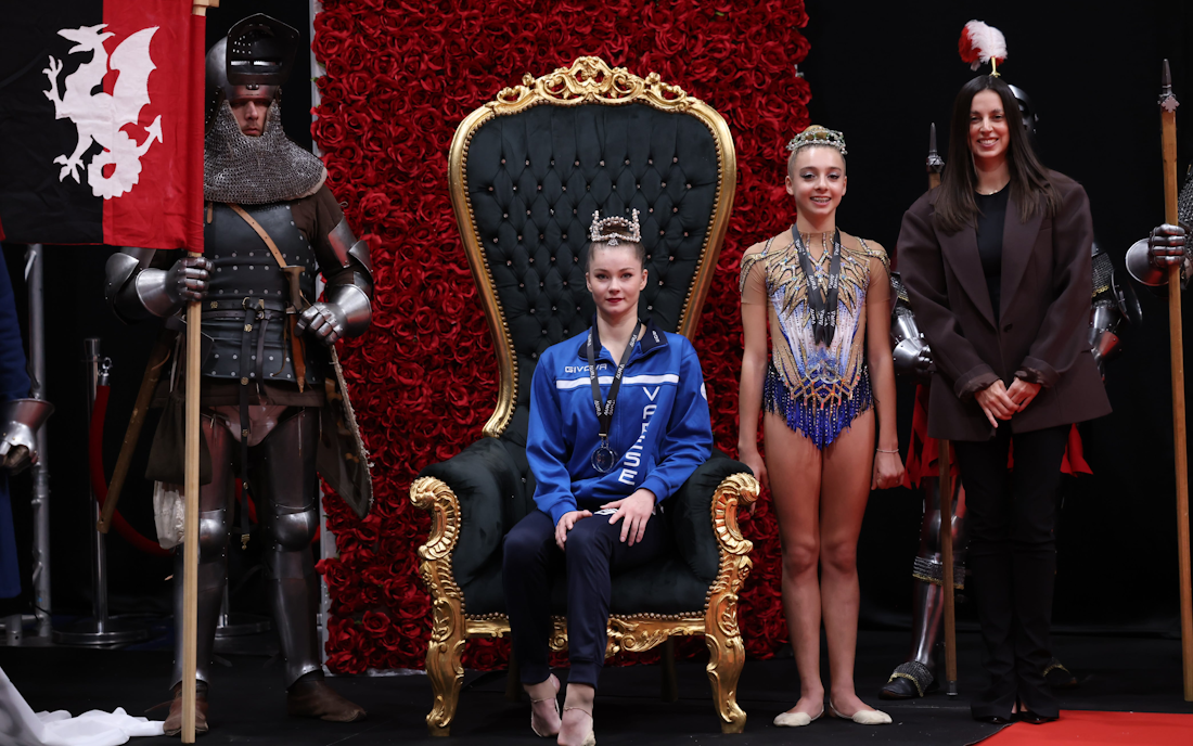 Talijanka Maffeis kraljica, Ajello princeza Aura Cupa