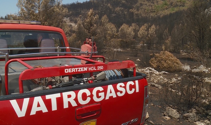 Šest dana od izbijanja požara na Korčuli vatrogasci još na terenu