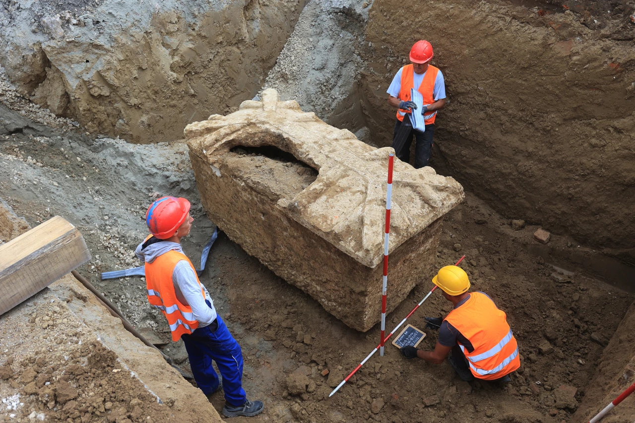  Iskopan rimski sarkofag pronađen u Vinkovcima , Foto: Davor Javorovic/PIXSELL