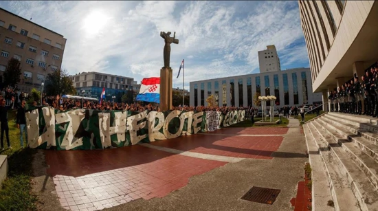 Protestors in Split in front of the County Court 