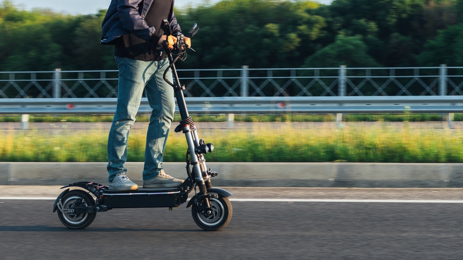 Immer mehr Unfälle mit E-Scooter- und Fahrradfahrern 3 shutterstock 2464485489 20250808070422