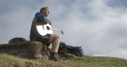 Subota, 13. prosinca na Drugom, Foto: George Ezra: S jednog kraja na drugi/dokumentarni film