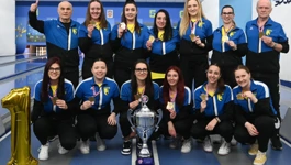 Trofejne kuglačice Mlake s trenerima