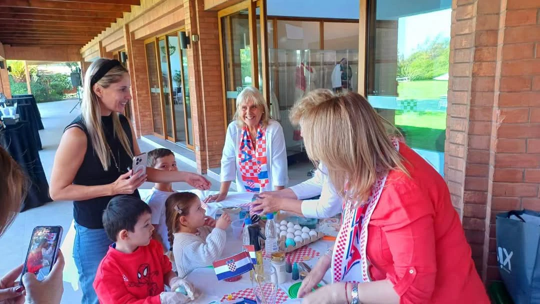 Regalo para los niños, Foto: fotografía cedida /Rebeca Hraste 