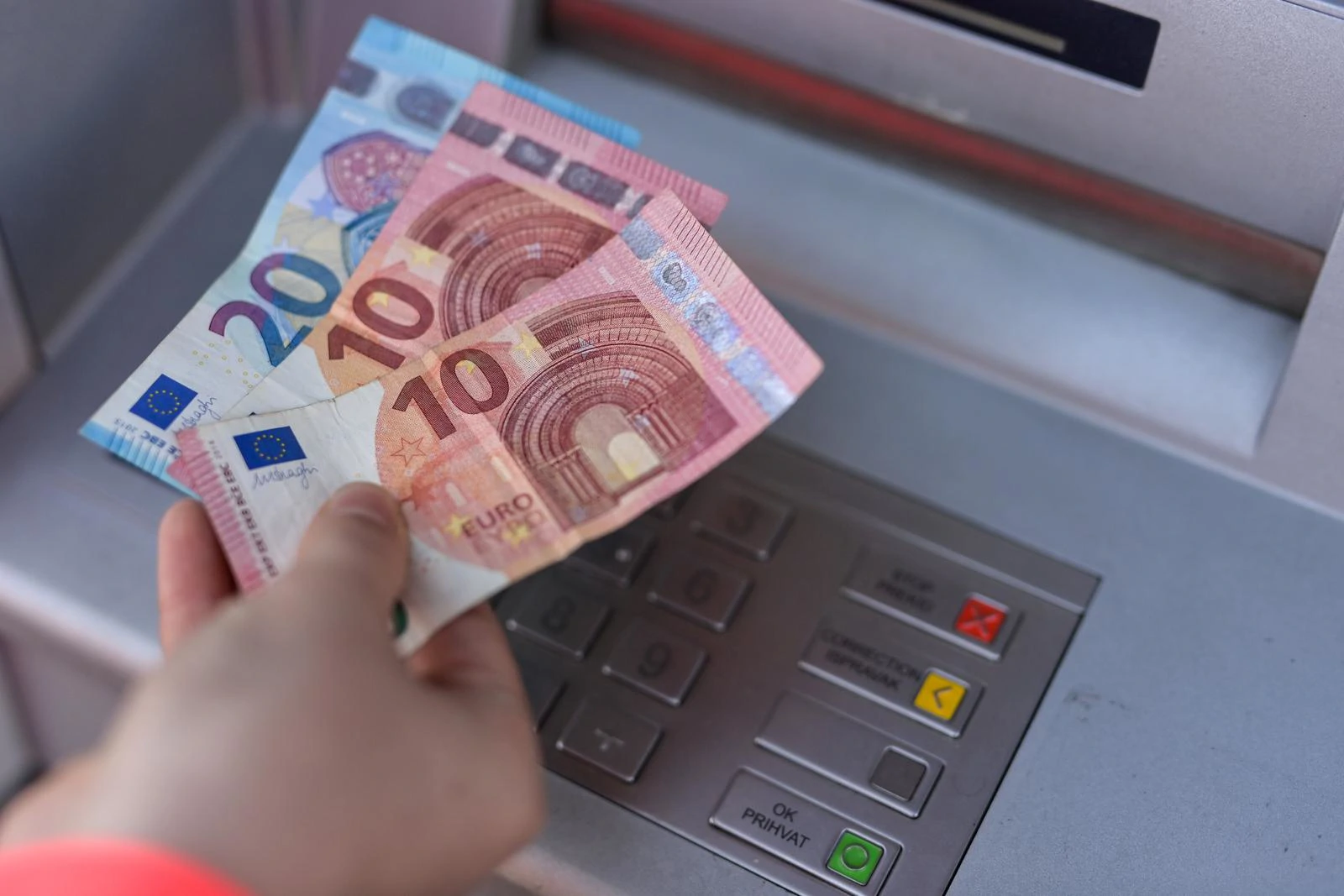 Primorac: Nije postignuta suglasnost s bankama oko uspostave bankomatske mreže