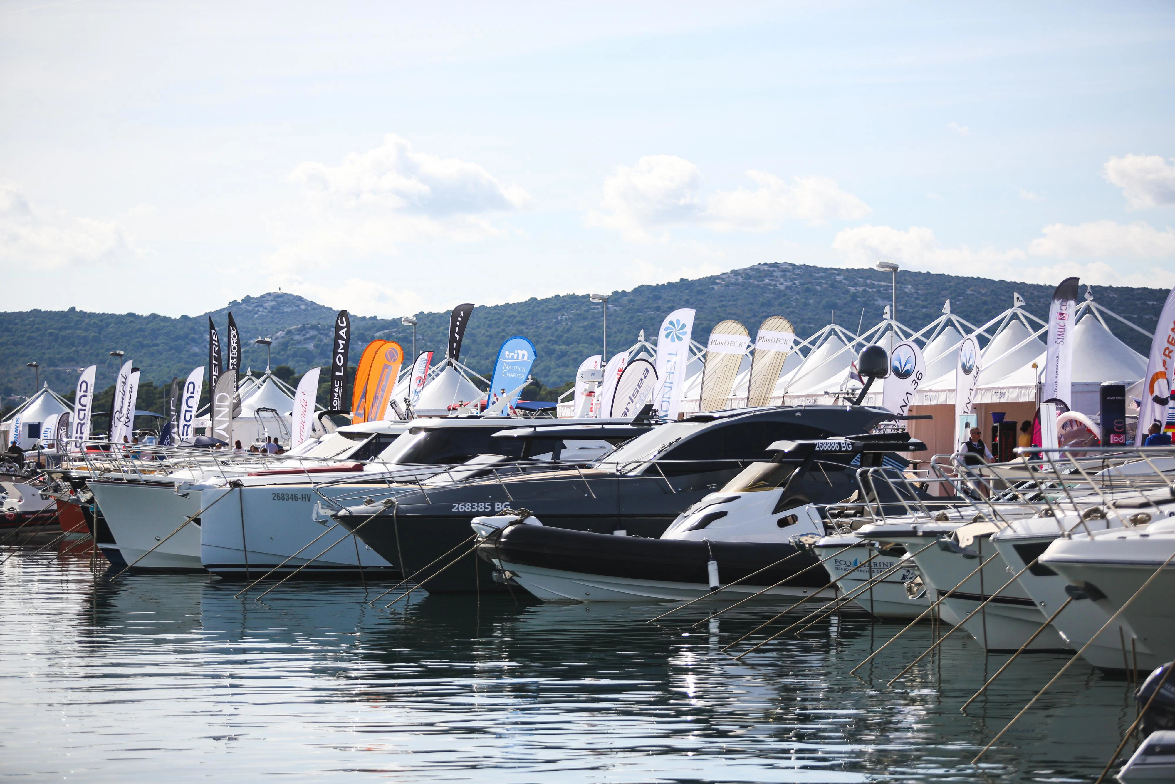 Harbor Boat – 18 Nautische Weihnachtskarten Mit Umschlägen (5x7 Zoll, Glänzend/matt)