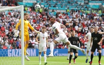 Kyle Walker izbacuje loptu, Foto: Catherine Ivill/REUTERS