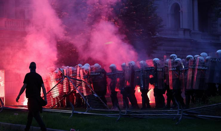 Sukobi policije i prosvjednika nakon studentskog prosvjeda u Beogradu