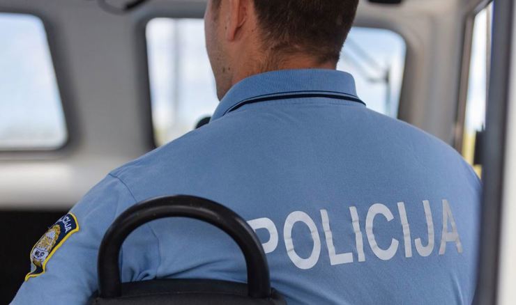 Teško ozlijeđen kupač na kojeg je kod Sibinja Krmp