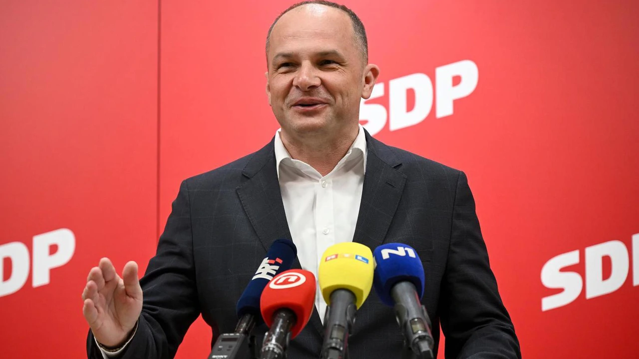 Hajdaš Dončić: Kao država trebamo biti tri koplja iznad Vučića