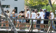 Jordanova supruga s prijateljima u Skradinu, Foto: Duško Jaramaz/PIXSELL