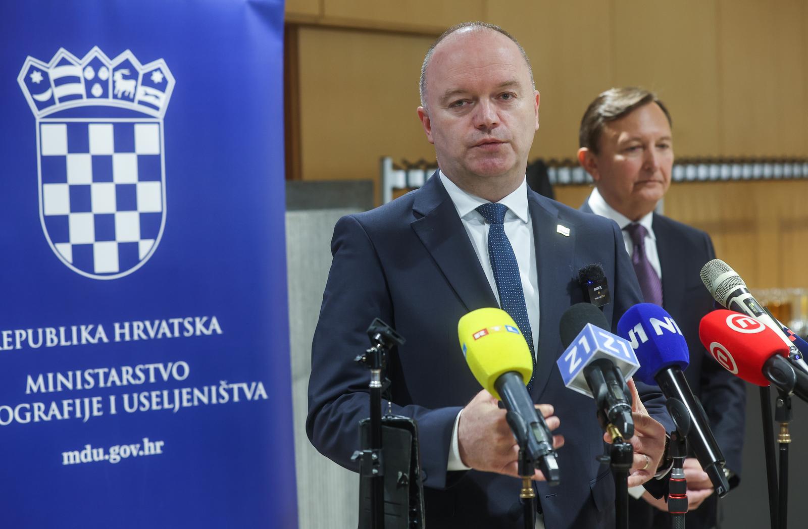 pxl 210426 150458213 20260421124341