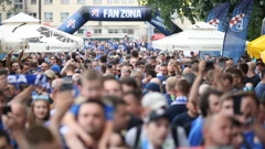 Navijači Dinama ispred stadiona