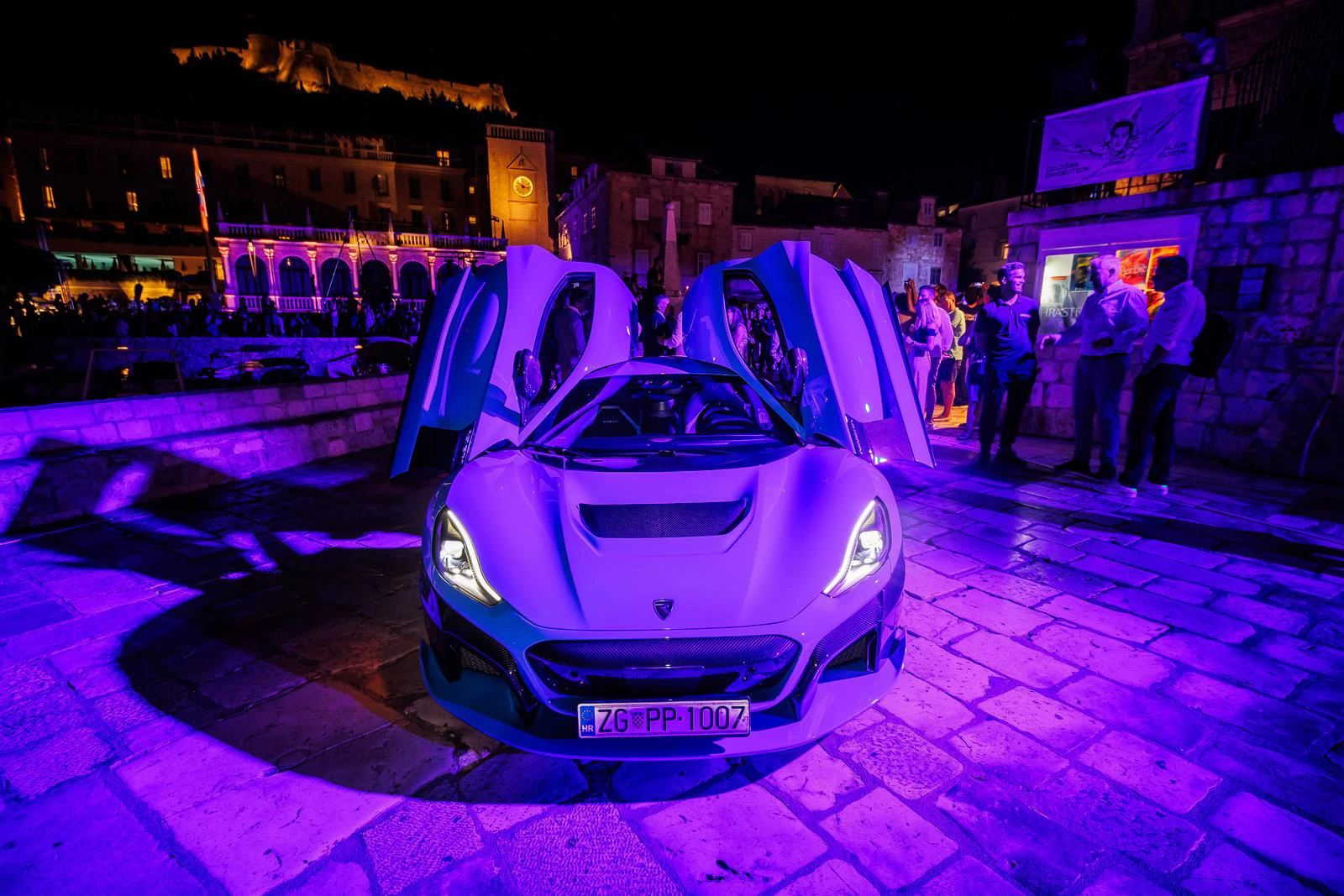 Rimac Nevera najbrži auto na svijetu - za vožnju unatrag - HRT