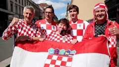 Hrvatski navijači uoči utakmice Hrvatska - Češka